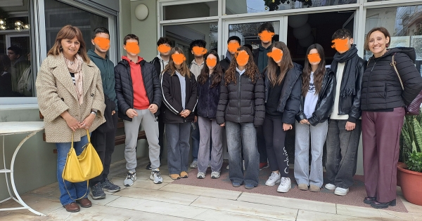 Επίσκεψη μαθητών του 1ου Γενικού Λυκείου Σπάρτης στο Γηροκομείο «Άγιοι Ανάργυροι»