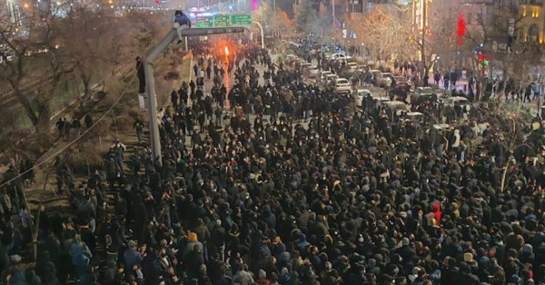 «Ο Πλήθων»: Ψήφισμα αλληλεγγύης στον ιρανικό λαό