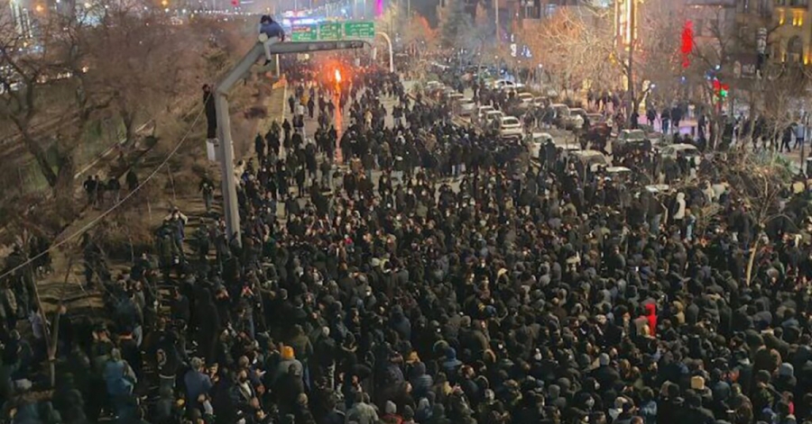 «Ο Πλήθων»: Ψήφισμα αλληλεγγύης στον ιρανικό λαό