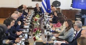 Η γεωγραφία του επιτελικού κράτους: Τροχαία, gov.gr, 112, panic button,36 δισ. του Ταμείου Ανάκαμψης