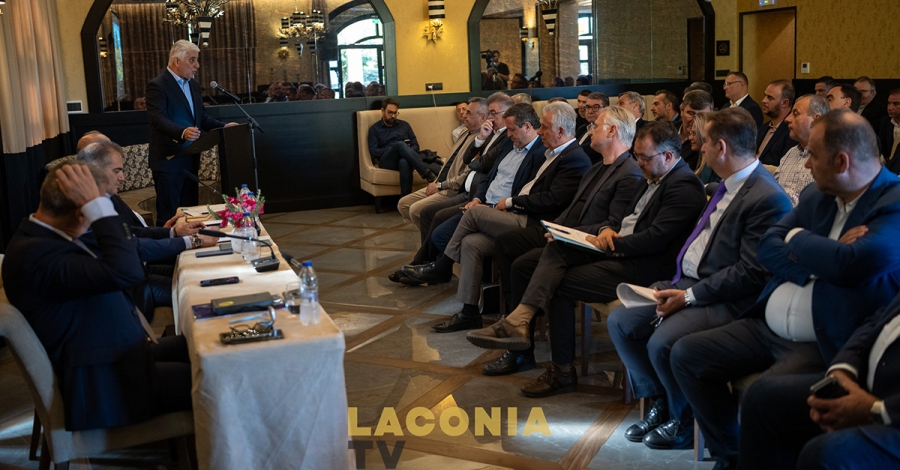 Σπάρτη: Κραυγή αγωνίας από τους Δήμους της Πελοποννήσου για χρηματοδότηση, υποστελέχωση και νέο Κώδικα (βίντεο)