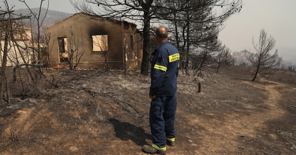 ΥΠΕΣ: Έκτακτη χρηματοδότηση 4,7 εκατ. ευρώ στους 8 πυρόπληκτους δήμους της Αττικής