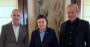 Με τον Πέτρο Ανδρεάκο στη Λίνα Μενδώνη ο Θανάσης Δαβάκης