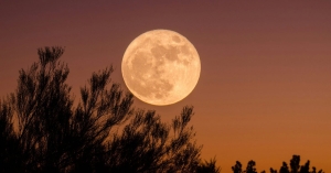 Πανσέληνος Ιουλίου 2025: Πότε είναι το «Φεγγάρι του Κόκκινου Ελαφιού»