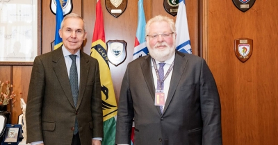 Συνάντηση Θ. Δαβάκη με την Πανελλήνια Ένωση Φαρμακοβιομηχανίας