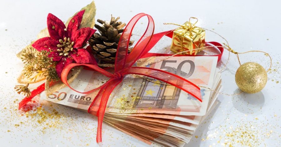 Δώρο Χριστουγέννων: Νωρίτερα φέτος η καταβολή του - Υπολογίστε πόσα χρήματα θα πάρετε