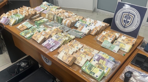 21 συλλήψεις για υπόθεση διαφθοράς σε πολεοδομίες | 1.000.00 € βρέθηκε στη κατοχή τους