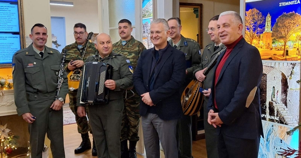 Παραμονή Χριστουγέννων με μελωδίες, ευχές και ζεστασιά στην Περιφέρεια Πελοποννήσου (video)