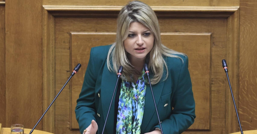 Ν. Γρηγοράκου: «Απαράδεκτη ταλαιπωρία των εκπαιδευτικών της χώρας για τη μεταφορά των σχολικών βιβλίων»