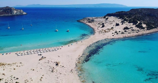 Οδεύει για νέα ρεκόρ η φετινή τουριστική κίνηση