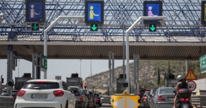 Συνελήφη 90χρονος που οδηγούσε ανάποδα στην Αττική Οδό- Είχε λήξει η άδεια απο το 2018