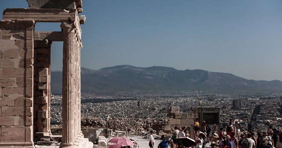 Με νέα ρεκόρ στον τουρισμό έκλεισε το 2025 - Άλμα 49% στις αφίξεις τον Δεκέμβριο