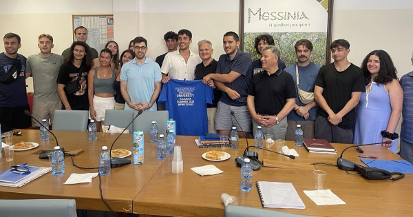 Θερινό Σχολείο για Νέους Ομογενείς στην Καλαμάτα – Θερμή υποδοχή από τον Περιφερειάρχη Δημήτρη Πτωχό