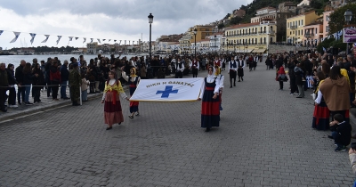 Δέος και συγκίνηση στις παρελάσεις της 25ης Μαρτίου σε Γύθειο και Αρεόπολη