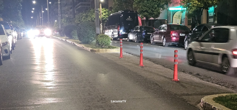 Σπάρτη: Ερωτήματα για τα κολωνάκια στην οδό Λυκούργου – Γιατί επιλέχθηκε το συγκεκριμένο σημείο;