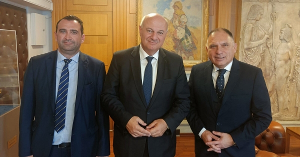 Στον Υπουργό Αγροτικής Ανάπτυξης &amp; Τροφίμων ο Νεοκλής Κρητικός