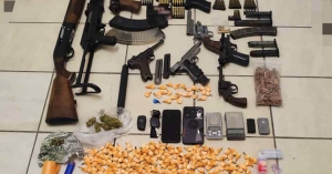 Σπάρτη: Συνελήφθησαν 2 άτομα για παράβαση των νομοθεσιών για ναρκωτικά και όπλα