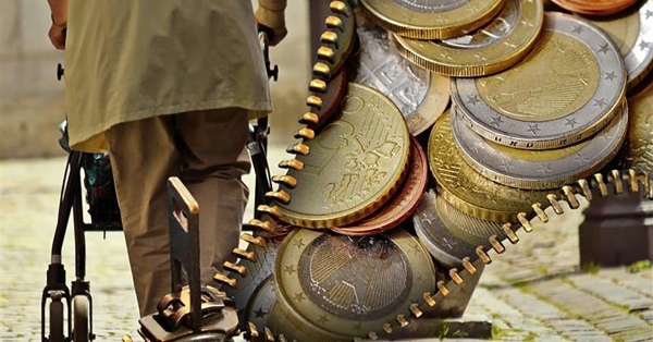 Χριστουγεννιάτικες «ενισχύσεις» για τους συνταξιούχους - Ποιοι θα τις λάβουν