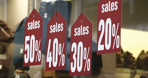 Παραπλανητικές εκπτώσεις: Πρόστιμα σε 14 εταιρείες από το υπουργείο Ανάπτυξης