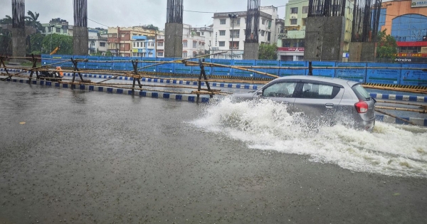 Αυτό είναι το πρόστιμο άμα βρέξετε πεζό με το αυτοκίνητό σας