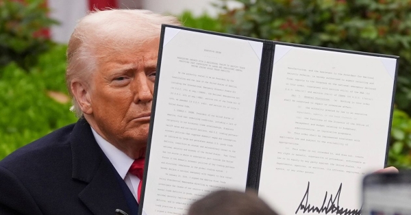ΗΠΑ: Οι δασμοί που ανακοίνωσε ο Τραμπ μέσα από πίνακες που δημοσίευσε ο Λευκός Οίκος