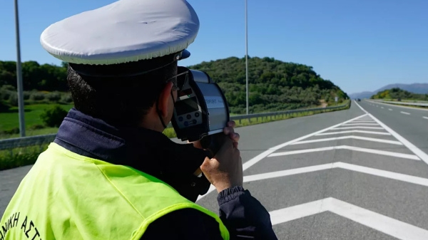 Παράνομες σταθμεύσεις και υπερβολική ταχύτητα έχουν τα πρωτεία στις παραβάσεις