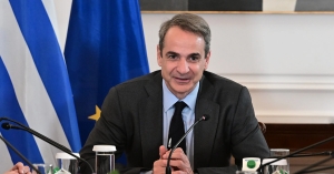 Μητσοτάκης: «Αν δουλεύεις στην εστίαση σε αφορά» - Στα 1.100 ευρώ ο βασικός μισθός με τη νέα σύμβαση