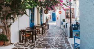 Το νέο Ειδικό Χωροταξικό Πλαίσιο για τον Τουρισμό: Τι αλλάζει σε επενδύσεις, εκτός σχεδίου δόμηση, νησιά και παράκτιες περιοχές