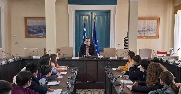 Ο Δήμαρχος Σπάρτης σε μια … διαφορετική συνεδρίαση Δημοτικού  Συμβουλίου