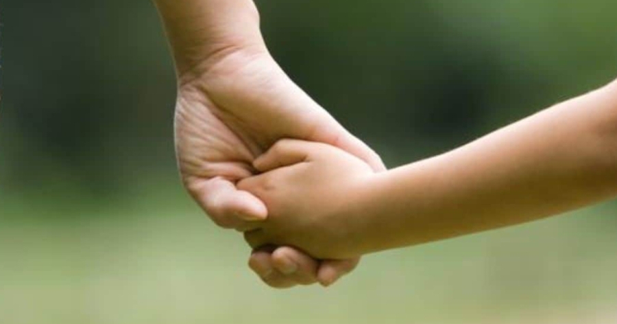 Αναδοχή παιδιού: Πρωτοβουλίες στήριξης και ενημέρωσης από την Περιφέρεια Πελοποννήσου