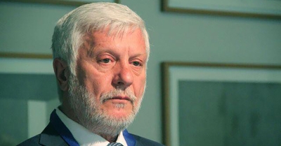 Π. Τατούλης: Ήρθε στην Πελοπόννησο να μας μιλήσει για το νερό… και κατάφερε να κάνει μία «τρύπα στο νερό»!