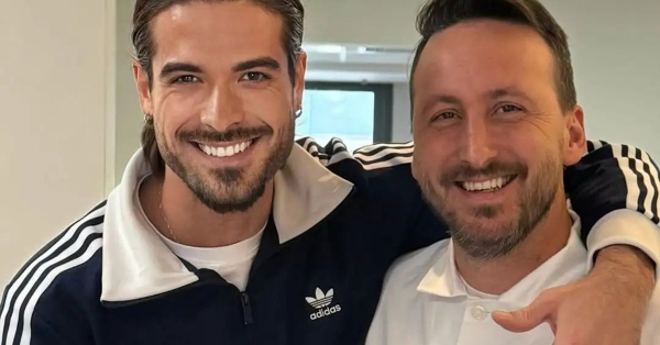 Άρης Μουγκοπέτρος: Δείχνει για πρώτη φορά τα δύο πρόσθετα δάχτυλα μετά τον ακρωτηριασμό του