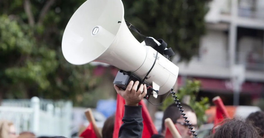 Σε 24ωρη πανελλαδική απεργία προχωρούν οι δημοτικοί υπάλληλοι