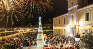 Σήμερα η φωταγώγηση του χριστουγεννιάτικου δέντρου στο Γύθειο - Δείτε LIVE από το LaconiaTV