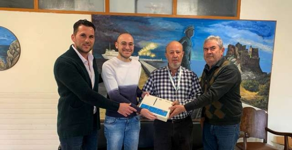 Δωρεά ηλεκτροκαρδιογράφου στο ιατρείο του Κάμπου Βοιών