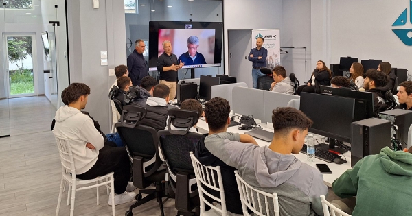 Ο Δ. Πτωχός σε ζωντανό διάλογο με μαθητές για τη «σπίθα» της επιχειρηματικότητας και της καινοτομίας