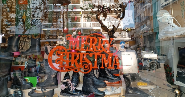 Ανοιχτά τα καταστήματα και τα σούπερ μάρκετ σήμερα Κυριακή (29/12) - Τι ώρα κλείνουν