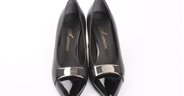 Εμφανίσεις στο γραφείο που δείχνουν ακριβές: πως να χρησιμοποιήσεις τα κομμάτια που έχεις στη ντουλάπα