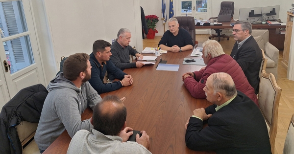 Συνάντηση με εκπροσώπους κτηνοτρόφων και αγροτών στην Περιφέρεια Πελοποννήσου