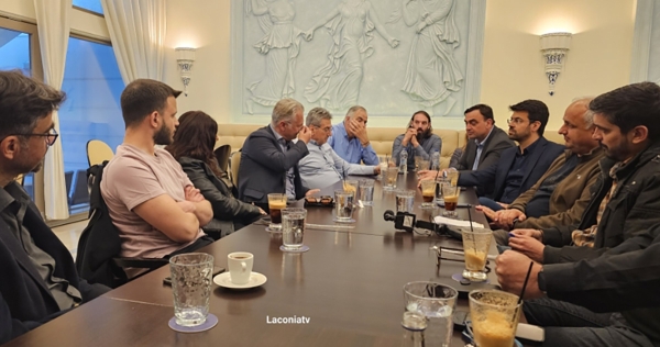 Ο Δημήτρης Πτωχός συζητά με τα ΜΜΕ της Λακωνίας