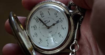 Αλλαγή ώρας 2026: Πότε γυρίζουμε τα ρολόγια μας και τι ισχύει για την κατάργηση