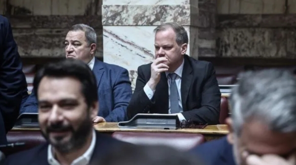 Θα “σταυρώσουν” ή θα προστατεύσουν τον Καραμανλή;