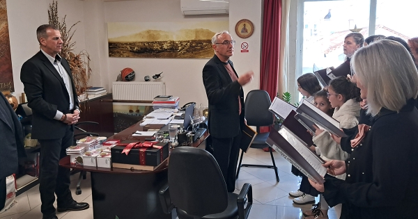 Κάλαντα και ευχές στον Δήμαρχο Σπάρτης Μιχάλη Βακαλόπουλο