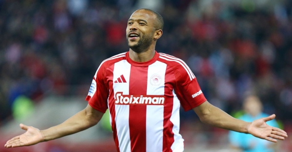 Ο Ολυμπιακός νίκησε την ΑΕΚ και κατέκτησε το πρωτάθλημα