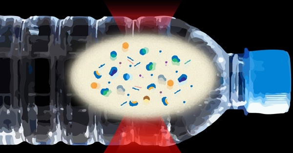Γεμάτο μικροπλαστικά το εμφιαλωμένο νερό