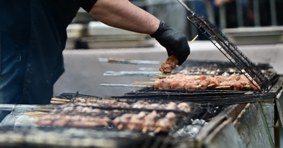 Τσικνοπέμπτη στην κεντρική πλατεία Μονεμβασίας