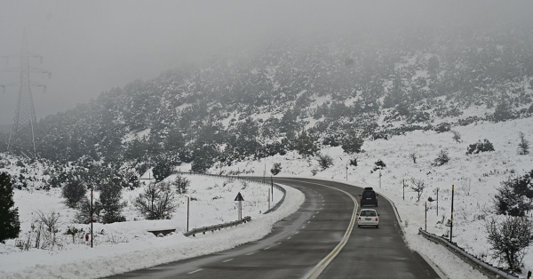 Καιρός: Προ των πυλών ο πρώτος χιονιάς του 2026 - Ποιες περιοχές θα «ντυθούν» στα λευκά
