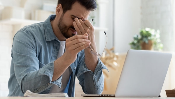 “Συνεχώς κουρασμένος…” – Τα 11 σημάδια που προειδοποίησαν ότι μας έλειπαν βιταμίνες | Τι θα κάνετε