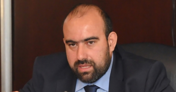 Κατέρρευσε ο δήμαρχος Κυθήρων εν μέσω του συντονισμού για τη φωτιά