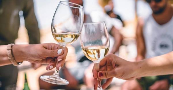 Πόσο αλκοόλ την εβδομάδα μπορεί να προκαλέσει βλάβη στον εγκέφαλο